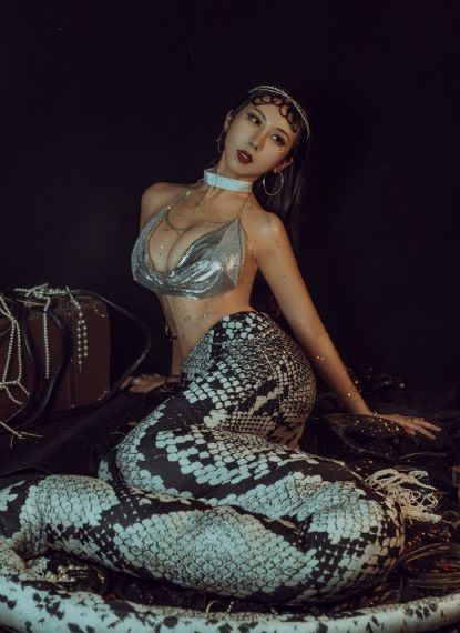 偷拍女生照片的法律法规_土豆网在线观看